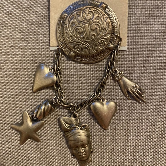 Vintage pin, multiple charms - Picture 1 of 1